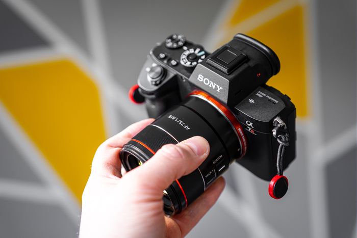 Tiny but Absolute AF 75mm F1.8 FE